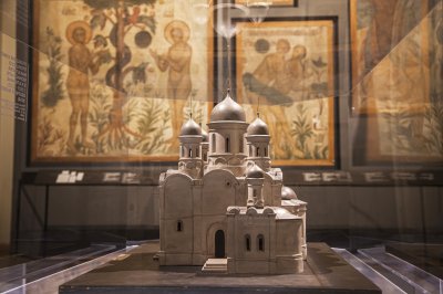 Фрески Калязинского монастыря проступают из-под толщи времени