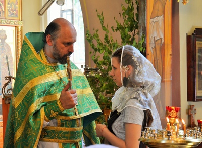 Священник Владимир Суханов: «Военным госпиталям не хватает сестер милосердия» Священник Владимир Суханов: «Военным госпиталям не хватает сестер милосердия»