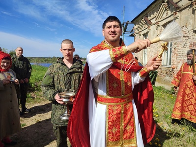 «Дорогие мои, родненькие! Христос воскресе!» «Дорогие мои, родненькие! Христос воскресе!»
