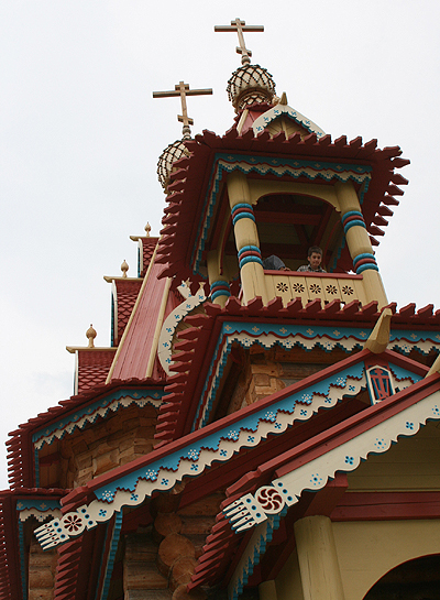 Необычный деревянный храм построен в Подмосковье