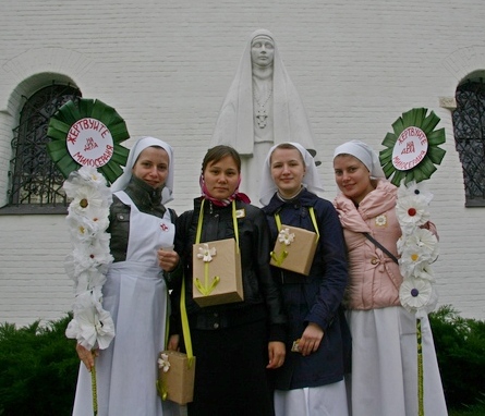 В Москве отметили День белого цветка
