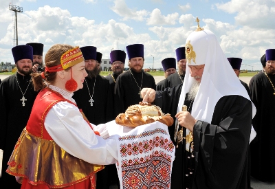 Прибытие Святейшего Патриарха Кирилла в Брянскую епархию (фото администрации Брянской области)