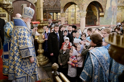 Литургия в Успенском соборе Кремля в праздник Введения во храм Пресвятой Богородицы. 4 декабря 2012 года