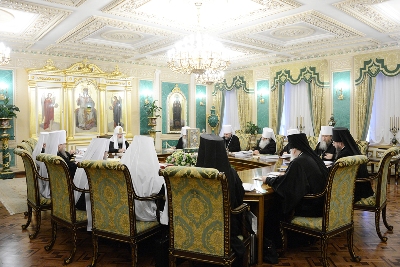 Священный Синод утвердил документы, регулирующие богослужебную, административную и социальную сферы, а также образовал новые епархии