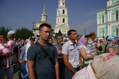 Фонд Общественное Мнение: 68% россиян называют себя православными, но 64% из них никогда не причащались