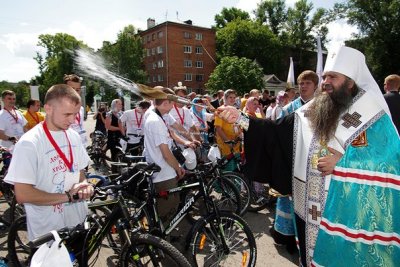 Успешно финишировал посвященный 700-летию со дня рождения преподобного Сергия Радонежского молодежный велопробег