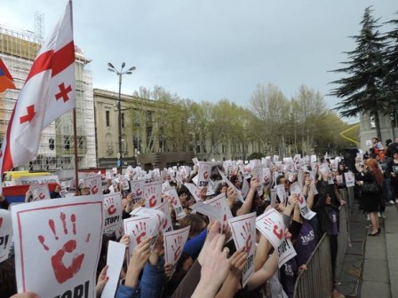 Митинги с требованиями остановить террор против ассирийцев-христиан на Ближнем Востоке прошли в Грузии