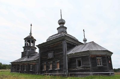 В восстанавливаемом Кирилло-Сырьинском  Успенском монастыре (Архангельская область) планируется создать миссионерскую базу