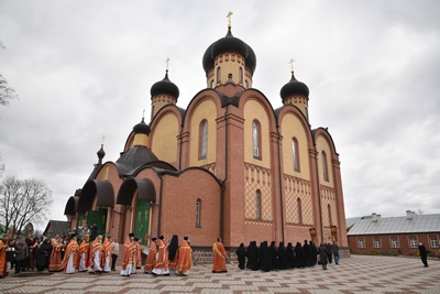 Пюхтецкий монастырь
