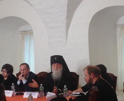 Причины русских революций обсудили в Высоко-Петровском монастыре
